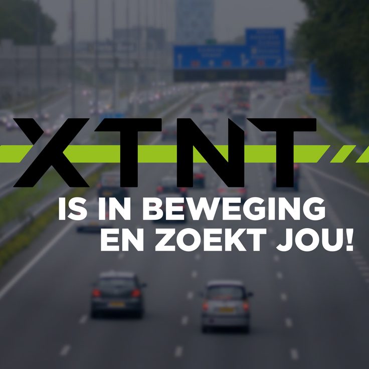 snelweg met logo van XTNT en tekst 'XTNT is in beweging en zoekt jou!' Adviseur Minder Hinder